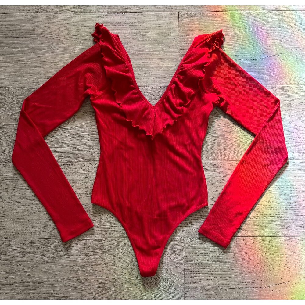 Aritzia Wilfred V-Neck Red Ribbed Long-Sleeved Bodysuit